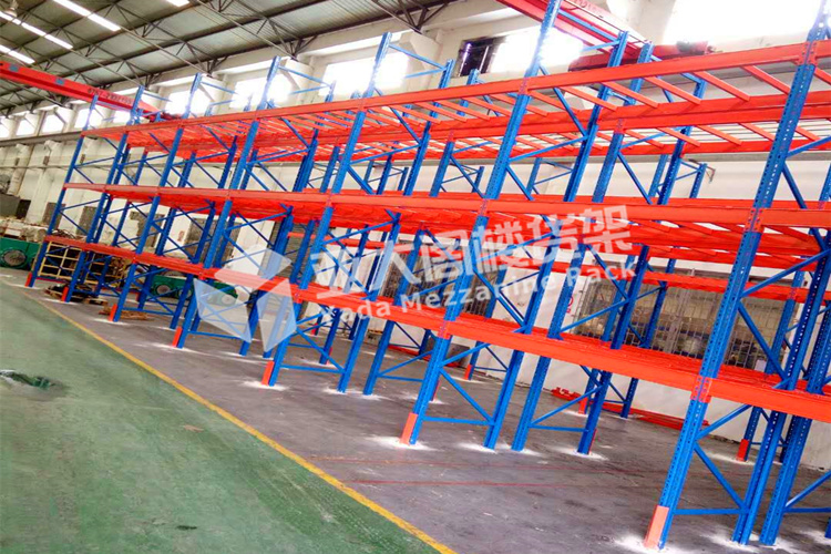 貨架廠家在設計倉庫倉儲貨架應該如何對消防位置進行規(guī)劃呢？