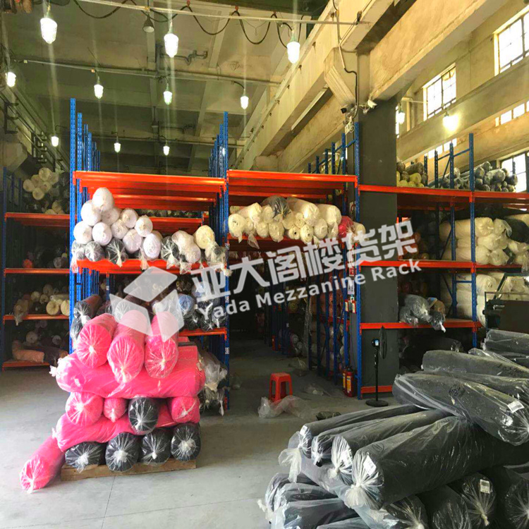 倉儲(chǔ)中型貨架